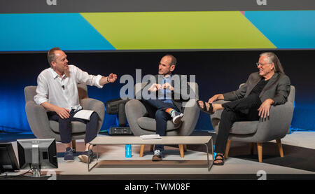 Cannes, France, 21 juin 2019, Cannes Lions président Philip Thomas, riche Silverstein et Jeff Goodby (Goodby, Silverstein et partenaires) s'exprimer sur scène lors de la Lion de Saint Marc à la session - Festival de Cannes Lions Festival International de la créativité © ifnm / Alamy Live News Banque D'Images