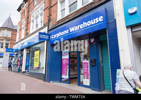 Southend on sea, Royaume-Uni. 21 Juin, 2019. Carphone Warehouse boutique sur la rue principale. L'entreprise a perdu £259m dans l'année au 27 avril, contre un bénéfice avant impôts de £289m l'année précédente. L'année dernière, il a annoncé la fermeture de 92 de ses 700 magasins. Penelope Barritt/Alamy Live News Banque D'Images