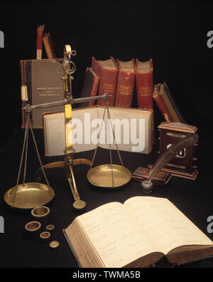 La vie encore. Assay Office d'or et d'argent. Balances et grands livres anciens comptes. Banque D'Images