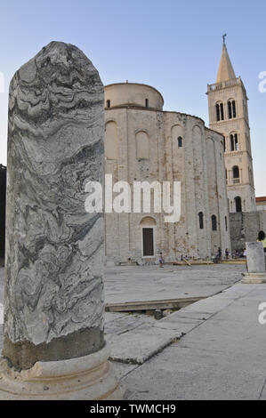 L'église de St Donat et forum romain, Zadar, Croatie Banque D'Images