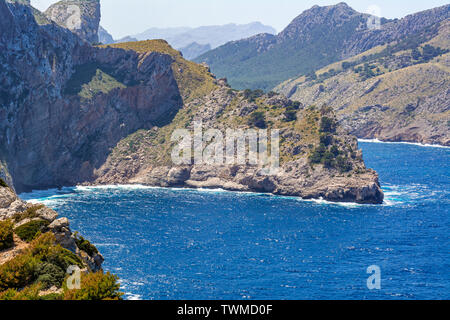 Cap de Formentor - célèbre monument de la nature avec une côte rocheuse sur Majorque, Espagne, Mer Méditerranée Banque D'Images