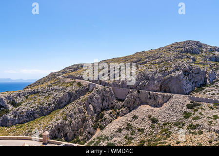 Cap de Formentor sur l'île de Majorque, un point de vue sur les montagnes et la Méditerranée. Espagne Banque D'Images