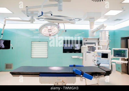 Berlin, Allemagne. 21 Juin, 2019. Un fonctionnement en réseau theatre peut être vu lors d'une visite par le Maire de Berlin, Müller, à l'hôpital de traumatologie à Berlin. Credit : Christoph Soeder/dpa/Alamy Live News Banque D'Images