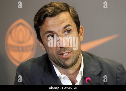 21 juin 2019 - Kiev, Ukraine - DARIJO SRNA , l'ancien capitaine du Shakhtar Donetsk et de la Croatie, de l'équipe nationale parle au cours de sa première conférence de presse en tant qu'assistant manager pour le FC Shakhtar Donetsk, à Kiev, Ukraine, le 21 juin 2019. (Crédit Image : © Serg Glovny/Zuma sur le fil) Banque D'Images