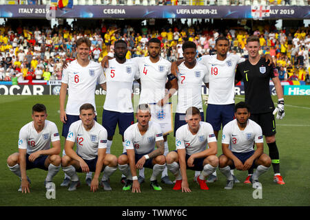 Groupe de l'équipe de l'Angleterre. Deuxième rangée (de gauche à droite) l'Angleterre U21's Kieran Dowell. Clark-Salter Fikayo Tomori, Jake, Demarai gris, Dominic Calvert-Lewin et Dean Henderson. Frpnt rangée (de gauche à droite) l'Angleterre U21's Mount Mason, Jonjoe Kenny, James Maddison, Harvey Barnes et Jay Da Silva lors de l'UEFA 2019 Championnat d'Europe des moins de 21, Stadio Dino Manuzzi à Cesena, Italie. Banque D'Images