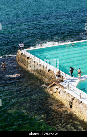 29 juillet 2018 : piscine extérieure à Bondi Beach à Sydney, Australie Banque D'Images