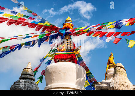 Voir à la stupa au monastère Thrangu Tashi Yangtse complexe appelé Namo Buddha monastère au Népal. Construire à l'endroit où le prince a donné son corps Banque D'Images