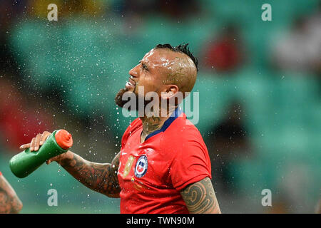 Salvador, Brésil. 21 Juin, 2019. Chili's Arturo Vidal réagit au cours du match du groupe C entre le Chili et l'Équateur à la Copa America 2019, tenue à Salvador, Brésil, 21 juin 2019. Credit : Xin Yuewei/Xinhua/Alamy Live News Banque D'Images