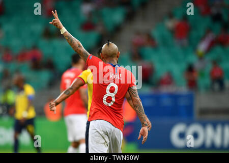 Salvador, Brésil. 21 Juin, 2019. Chili's Arturo Vidal réagit au cours du match du groupe C entre le Chili et l'Équateur à la Copa America 2019, tenue à Salvador, Brésil, 21 juin 2019. Credit : Xin Yuewei/Xinhua/Alamy Live News Banque D'Images