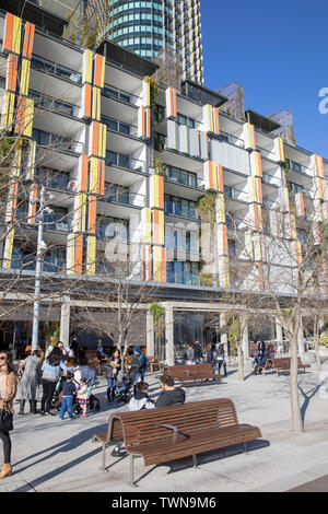 Appartement moderne et vivant à Barangaroo cafés restaurants dans le centre-ville de Sydney, Nouvelle Galles du Sud, Australie Banque D'Images