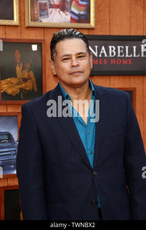 20 juin 2019 - Westwood, CA, USA - LOS ANGELES - jan 20 : Raymond Cruz au ''Annabelle vient à la maison'' en première mondiale au Théâtre du Village Le 20 juin 2019 à Westwood, CA (crédit Image : © Kay Blake/Zuma sur le fil) Banque D'Images