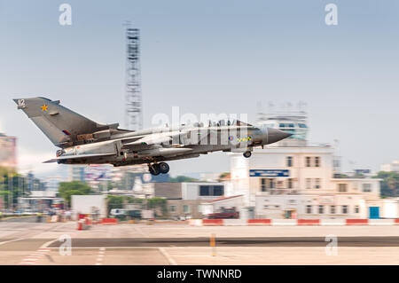 Blackhawk RAF décoller de l'aéroport de Gibraltar. Banque D'Images