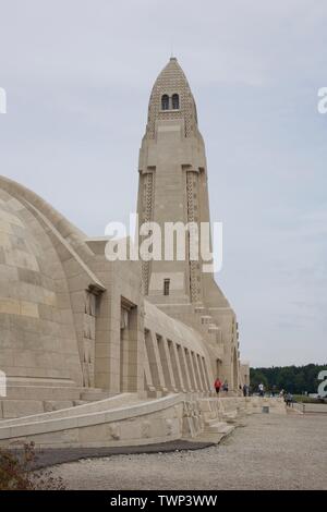 Ossuaire de Douaumont et Verdun Cimetière France Banque D'Images