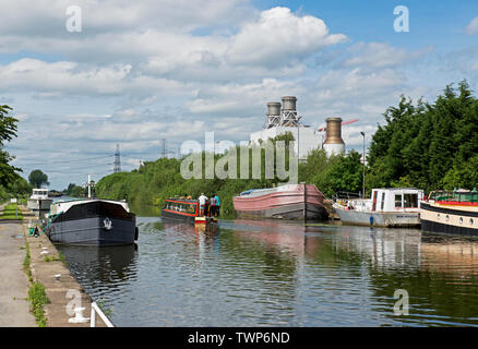 Narrownboat sur le Canal, Stainforth & Keadby Keadby, Nord du Lincolnshire, Angleterre Royaume-uni Banque D'Images