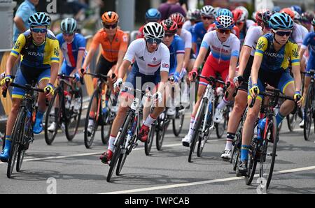 22/06/2019. Minsk. Le Bélarus. Le peleton avec Nicola Juniper (GBR). Womens course cycliste sur route. Minsk. Le Bélarus. 22/06/2019. Banque D'Images