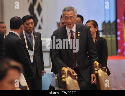 Bangkok, Thaïlande. 22 Juin, 2019. Le premier ministre singapourien Lee Hsien Loong assiste à la 34e Association des nations de l'Asie du Sud-Est (ANASE) session plénière du sommet à Bangkok, Thaïlande, le 22 juin 2019. Le 34e Sommet de l'ASEAN, qui est présidé par la Thaïlande et durera jusqu'à dimanche, discuter des affaires des 10 pays membres, l'état actuel de la communauté de l'ASEAN et de ses futures tâches. Credit : Rachen Sageamsak/Xinhua/Alamy Live News Banque D'Images