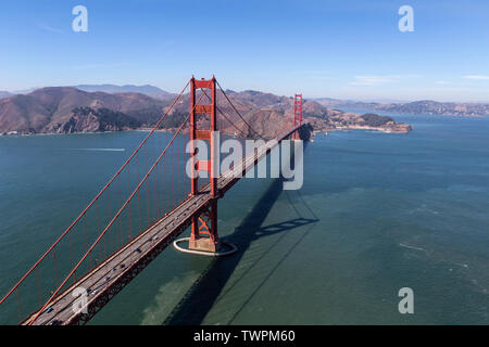 Vue aérienne de la Golden Gate Bridge près de San Francisco en Californie. Banque D'Images