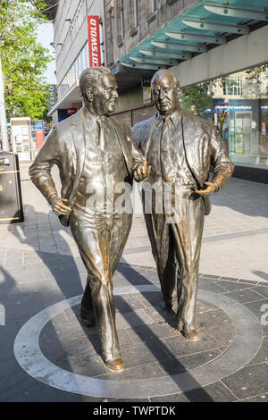 Statue,d,entreprise,frères,et,Sir John Moores de Liverpool, Cecil,nord,nord,nord ouest,Merseyside,Angleterre,English,GB,Bretagne,la,UK, Banque D'Images