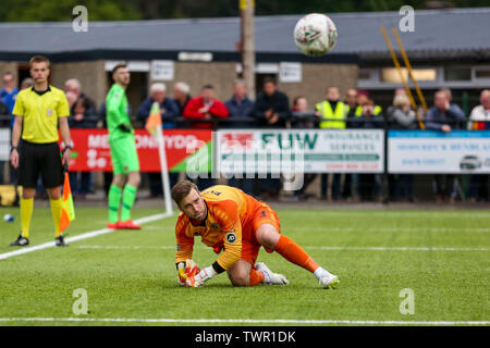 BALA, Royaume-Uni. Le 19 mai 2019. Vous Fuller de Cardiff a rencontré le FC L'enregistrement d'une pénalité contre Bala Town FC dans son côté, Europa League Playoff. Banque D'Images