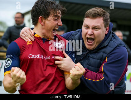 BALA, Royaume-Uni. Le 19 mai 2019. Dan Spencer de Cardiff a rencontré le FC célèbre après avoir battu Bala Town FC sur les sanctions dans leurs Europa League play-off. Banque D'Images