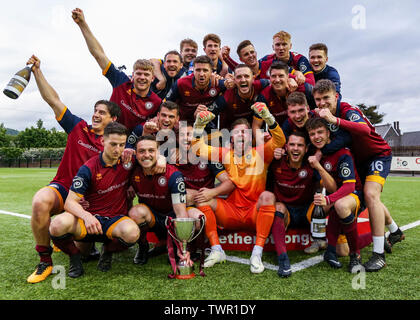 BALA, Royaume-Uni. Le 19 mai 2019. Cardiff a rencontré le FC célébrer après avoir battu Bala Town FC sur les sanctions dans leurs Europa League play-off à Maes Tegid. Banque D'Images