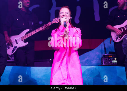 Sept fois British chart-topper et Grammy-award-winner Jess Glynne effectue pour War Child BRITs semaine au O2 Shepherd's Bush Empire comprend : Jess Glynne Où : London, Royaume-Uni Quand : 22 mai 2019 Credit : Phil Lewis/WENN.com Banque D'Images