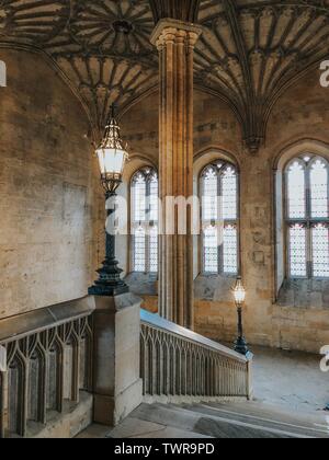 Oxford, Royaume-Uni - 0707 2019 : Photo de la grande entrée de la Grande Salle du Christ Church College de l'Université d'Oxford. Banque D'Images