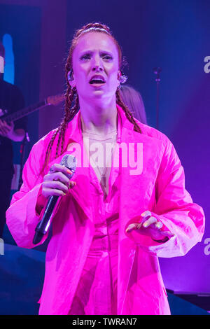 Sept fois British chart-topper et Grammy-award-winner Jess Glynne effectue pour War Child BRITs semaine au O2 Shepherd's Bush Empire comprend : Jess Glynne Où : London, Royaume-Uni Quand : 22 mai 2019 Credit : Phil Lewis/WENN.com Banque D'Images