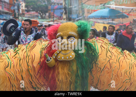 Danseur masqué du Gran Poder Festival, La Paz, Bolivie Banque D'Images