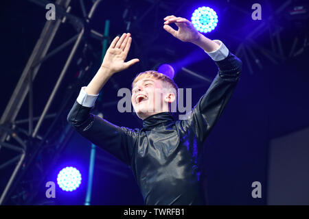 Sylvia Young Theatre School effectue at West End Live 2019 à Trafalgar Square, le 22 juin 2019, Londres, Royaume-Uni. Banque D'Images