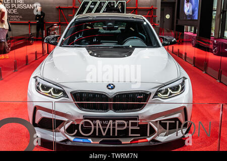 Paris, France, octobre 2018 : BMW M2 Coupé blanc au Concours Mondial de l'Automobile de Paris, fabriqués et commercialisés par BMW Banque D'Images