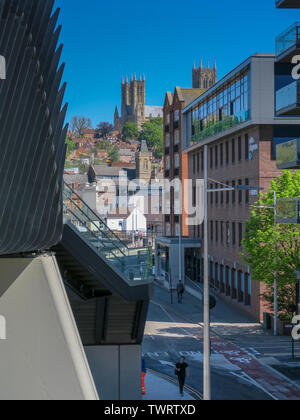 Lincoln City United Kingdome Royaume-Uni, Lincoln Cathedral, Brayford Bridge, l'apparence piqueuse, le hérisson, piéton, pont, pied, pont. Banque D'Images