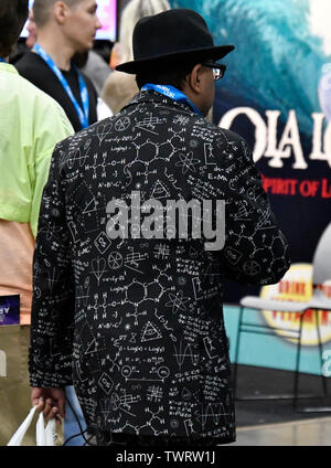 Los Angeles, Californie, USA. 22 Juin, 2019. Certaines des choses étranges vu samedi au cours de la 2019 à l'étranger Con Los Angeles Convention Center. Los Angeles, CA. Juin 2019. Photo par Gene Blevins/ZumaPress Crédit : Gene Blevins/ZUMA/Alamy Fil Live News Banque D'Images