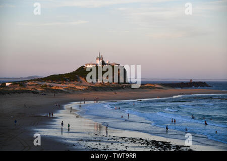 Plage de Nobbys Newcastle Australie sur un Après-midi d'été Banque D'Images