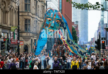 Manchester, UK. 23 juin 2019. Les participants prennent part à la Manchester Day Parade, un événement annuel qui célèbre la ville. Le thème de cette année est '10 sur 10' © Russell Hart/Alamy Live News. Banque D'Images