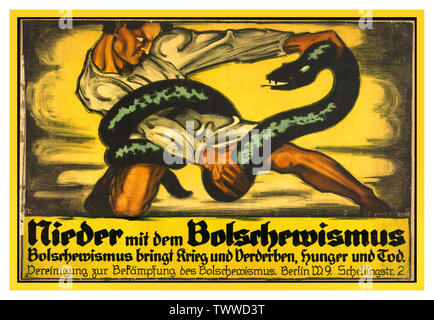 Vintage 1919 poster bolchevique anti allemand 'Dpropre avec le bolchevisme. Le bolchevisme apporte la guerre et la destruction de la faim et de la mort' 'Nieder mit dem Bolschewismus. Krieg und Verderben bringt Bolschewismus, la faim und tod'. Affiche illustre un homme aux prises avec un serpent du bolchevisme Banque D'Images