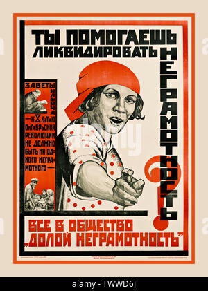 Vintage 1920 Union soviétique Affiche de propagande russe "Êtes-vous aidant à éliminer l'analphabétisme ? Tous dans la société 'Dpropre avec l'analphabétisme". ', Publication de la société vers le bas avec l'analphabétisme, 1925. Chromolithographie 1925 URSS Banque D'Images