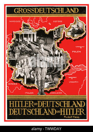 Anschluss Adolf Hitler Poster/Card Map Allemagne Vintage 1940 propagande nazie GROSSDEUTSCHLAND Poster/Postcard avec Adolf Hitler salant porter un uniforme militaire avec l'brassard Swastika entouré d'images de parades militaires et de la puissance et l'adoring des foules 'Toute l'Allemagne' « Hitler est l'Allemagne est Hitler est l'Allemagne est Hitler. (Citation de Rudolf Hess) deuxième Guerre mondiale seconde Guerre mondiale Banque D'Images