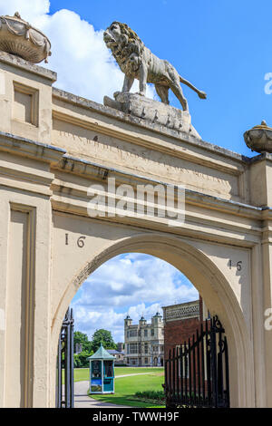 Archway d'entrée des visiteurs d'Audley End House et jardins près de Saffron Walden, Essex, Angleterre, RU, FR Banque D'Images