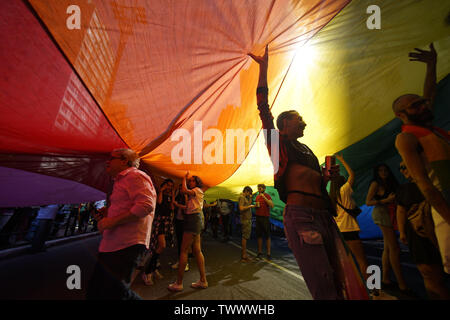 23 juin 2019 - SÃ£o Paulo, SÃ£o Paulo, Brésil - SÃ£o Paulo (SP), 23/06/2019 - Gay Pride Brésil 2019 fêtards -participer à la Gay Pride Parade le long de l'Avenue Paulista à Sao Paulo, Brésil, le 23 juin 2019. Credit : Cris Faga/ZUMA/Alamy Fil Live News Banque D'Images