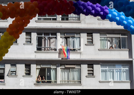 SÃO PAULO, SP - 23.06.2019 : PARADA DEL ORGULLO 2019 LGBT - La parade de la fierté LGBT a lieu aujourd'hui à l'avenue Paulista et de la Rua do Consolação. Avant même la publication le nombre de participants est manifestement plus bas que ceux de la dernière édition. São Paulo, le 23 juin 2019. (Photo : Van Campos/Fotoarena) Banque D'Images