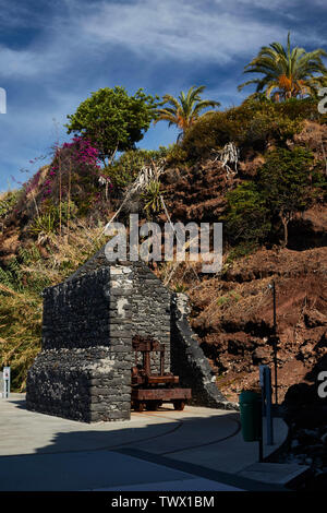 Demeure historique de Cais do Carvão bunker de charbon le long de la Front Mar à Funchal, Madère, Portugal, Union européenne Banque D'Images