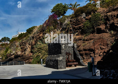 Demeure historique de Cais do Carvão bunker de charbon le long de la Front Mar à Funchal, Madère, Portugal, Union européenne Banque D'Images