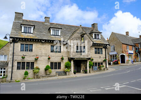 Bankes Arms, le pub traditionnel dans un château de Corfe, Dorset, UK - John Gollop Banque D'Images