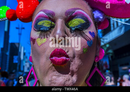 23 juin 2019 - SÃ£o Paulo, SÃ£o Paulo, Brésil - SÃ£o Paulo (SP), 23/06/2019 - Gay Pride Brésil 2019 fêtards -participer à la Gay Pride Parade le long de l'Avenue Paulista à Sao Paulo, Brésil, le 23 juin 2019. Credit : Cris Faga/ZUMA/Alamy Fil Live News Banque D'Images