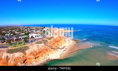 Antenne de la spectaculaire Drone South Australian Southport Onkaparinga River et le littoral de l'estuaire de la bouche. Banque D'Images