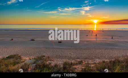 Coucher de soleil sur la plage Cable - Broome - Australie Banque D'Images