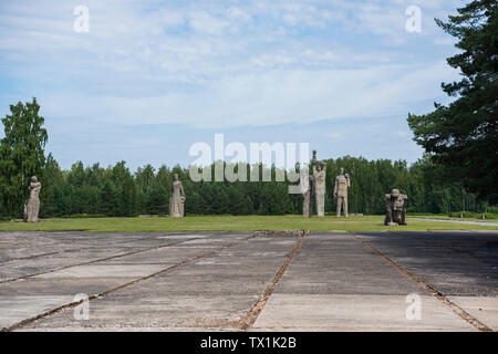 Riga, Lettonie - 19 juin 2019 : Monuments à Salaspils Memorial Band. Memorial est situé sur l'ancien lieu de camp de concentration de Salaspils j Banque D'Images