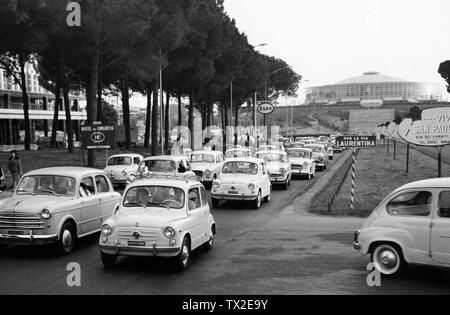 L'Italie, la circulation à Rome, 1960 Banque D'Images