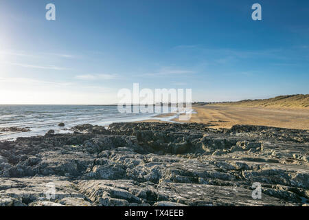 Traeth Llydan près de conseil informatique sur Anglesey au nord du Pays de Galles UK Banque D'Images